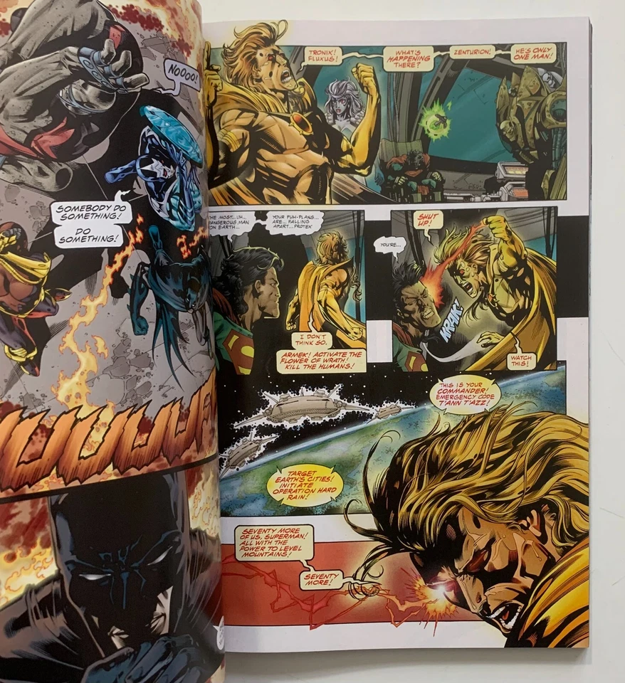 JLA Vol #1 Deluxe Edition TPB GN 1st print. (DC 2011) FN/VF condition. - Image 4 of 4