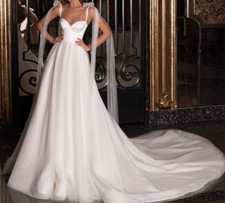 Sweetheart Tulle Wedding Dresses Bow Backless Bridal Gown Sleeveless Court Train