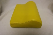 GOODMAN SPECIALTY PILLOWS #303 3" CONTOUR TANNING BED PILLOW-YELLOW