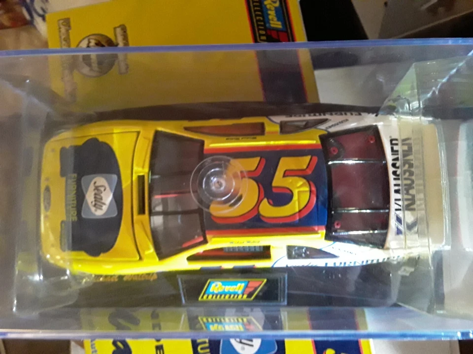 Ford Thunderbird 1997 1/24 Revell nascar #55 Michael Waltrip Sealy Furniture Foto 4 de 4