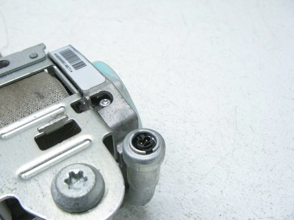 Cadillac DTS 2008-2011 retractor de cinturón de seguridad delantero izquierdo bronceado OEM Foto 4 de 4