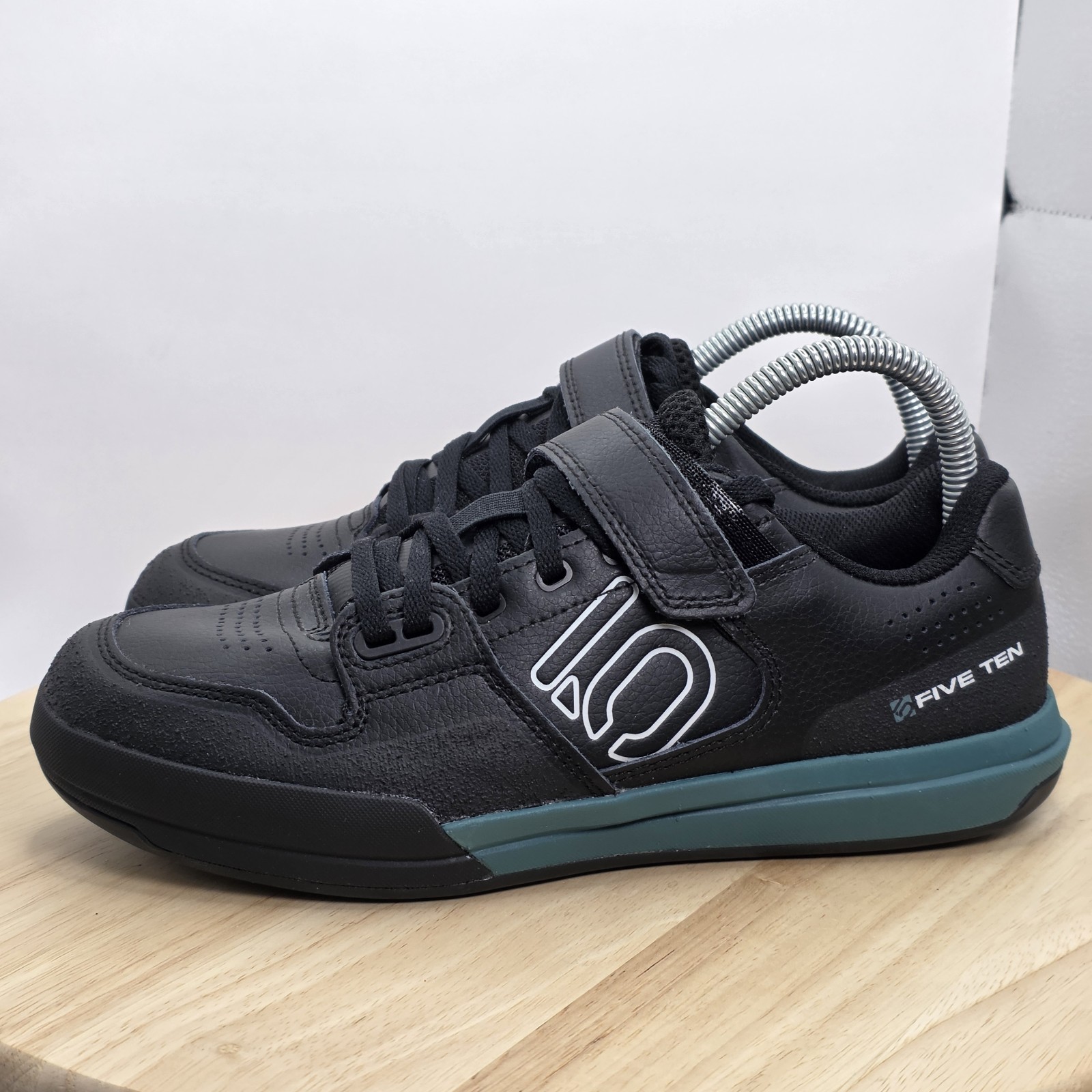 Women's Size 7 - adidas Five Ten Hellcat SPD Clipless Mountain Bike Shoes NEW