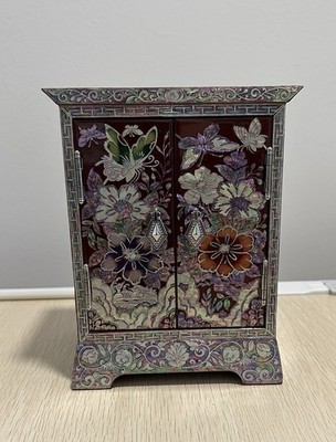 VINTAGE KOREAN MOTHER OF PEARL JEWELRY BOX - LACQUERWARE TRINKET CHEST ART