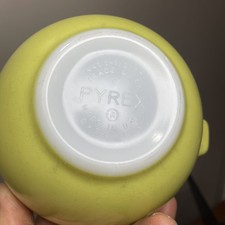 PYREX #441 Yellow Cinderella Mixing Bowl 1-1/2 PT Made in USA VTG 70s