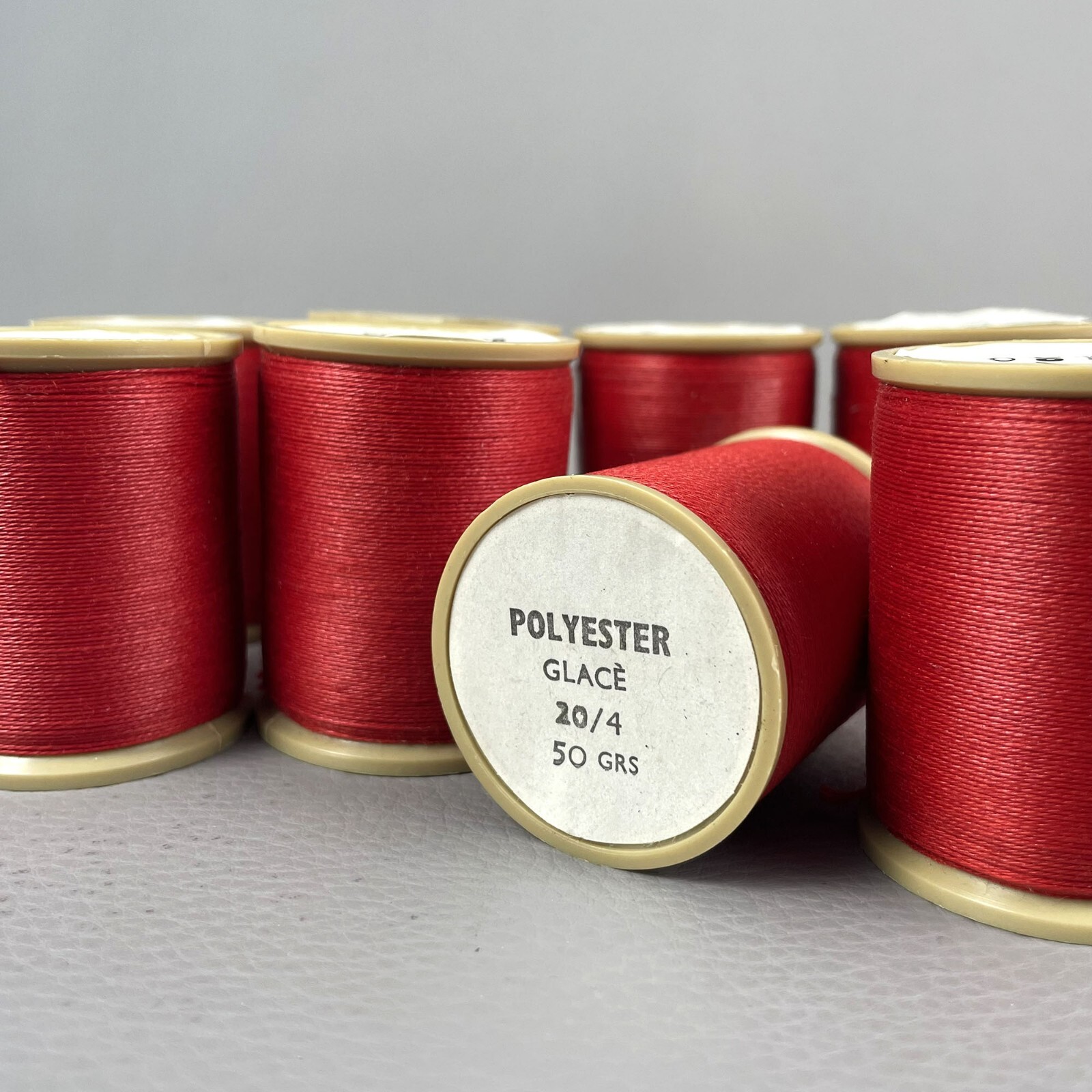 Fil de maroquinerie polyester glacé 20/4 contre la casse du fil lors des coutures épaisses