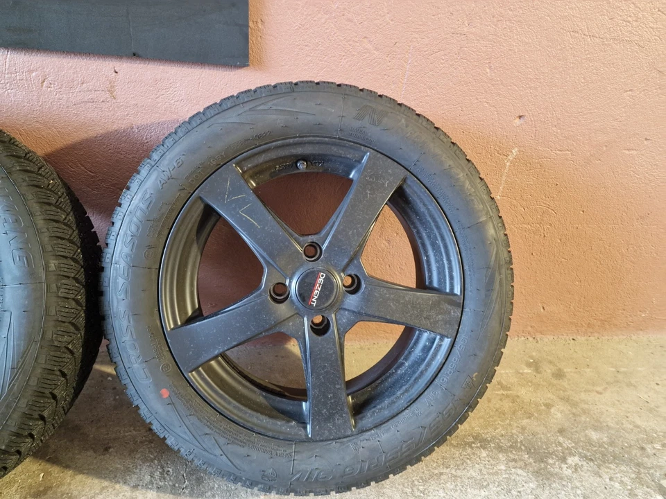 Ganzjahresriefen Dezent RE mattschwarz 6.0x16 (LK4/108,ET25) mit Nankang Cross  - Bild 2 von 4