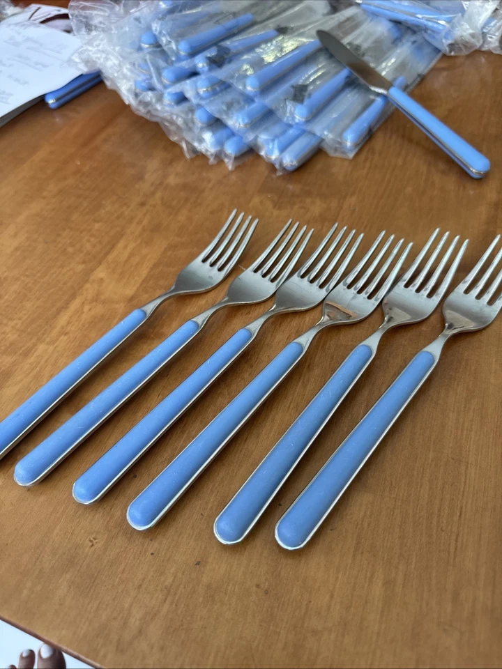 Tenedor de Cena Mepra Fantasia 7.75 Azul Claro Inoxidable Hecho en Italia, Juego de 6.  Foto 2 de 3