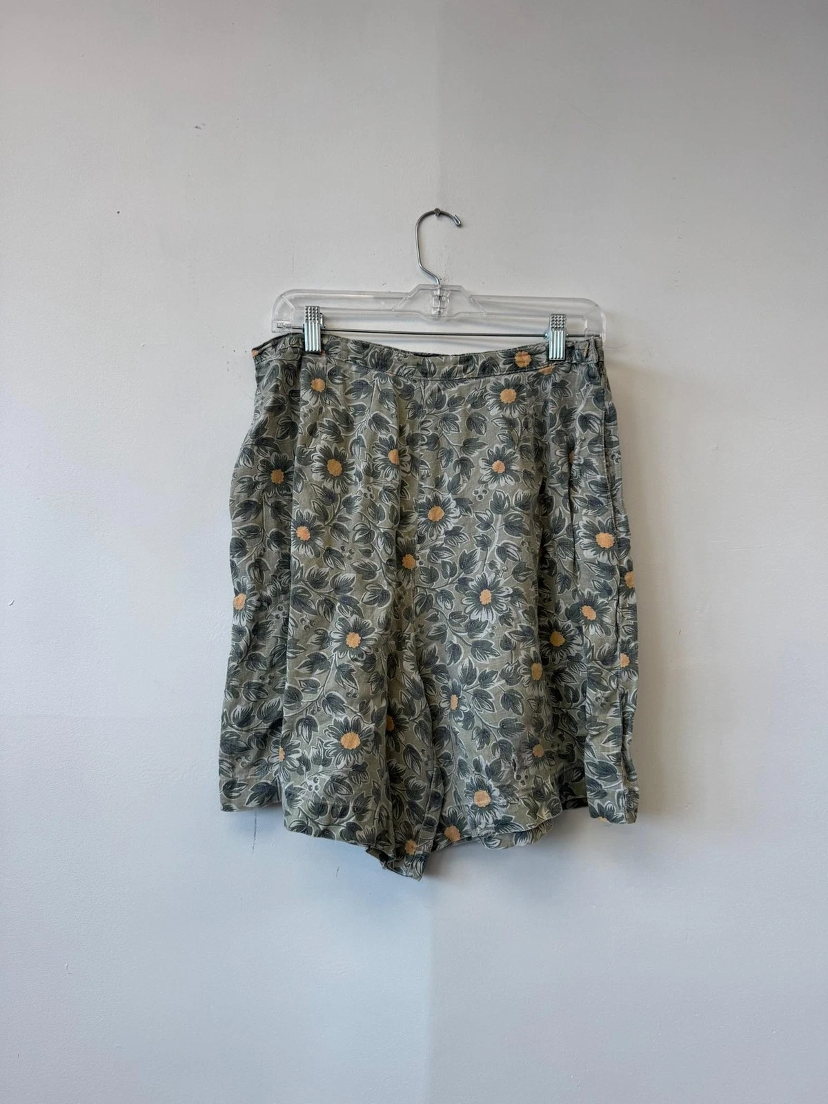 Vintage GAP Shorts Green Floral 100% Linen Side Zip High Rise Daisy Print 90s