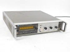 HP 8443A Tracking Generator Frequency Counter (powers up, nice display)