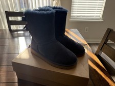 UGG kids Bailey bow size 4 Bailey Bow II Ugg pure