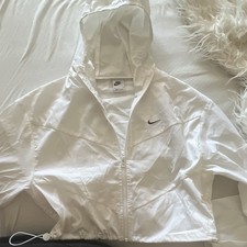 Nike Damen Windbreaker Jacke Dri-Fit Nylon ku...