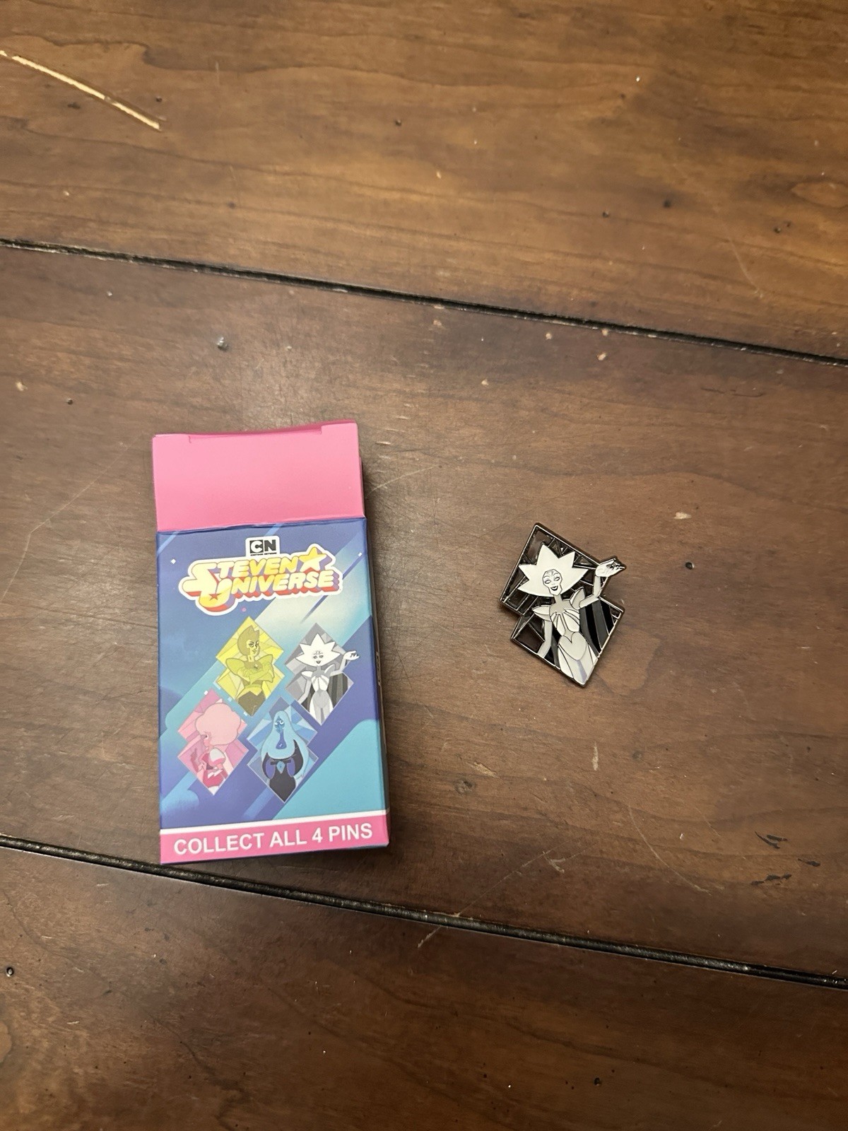 Collectible Pin: White Diamond (Stained Glass) - Steven Universe - OPEN - New