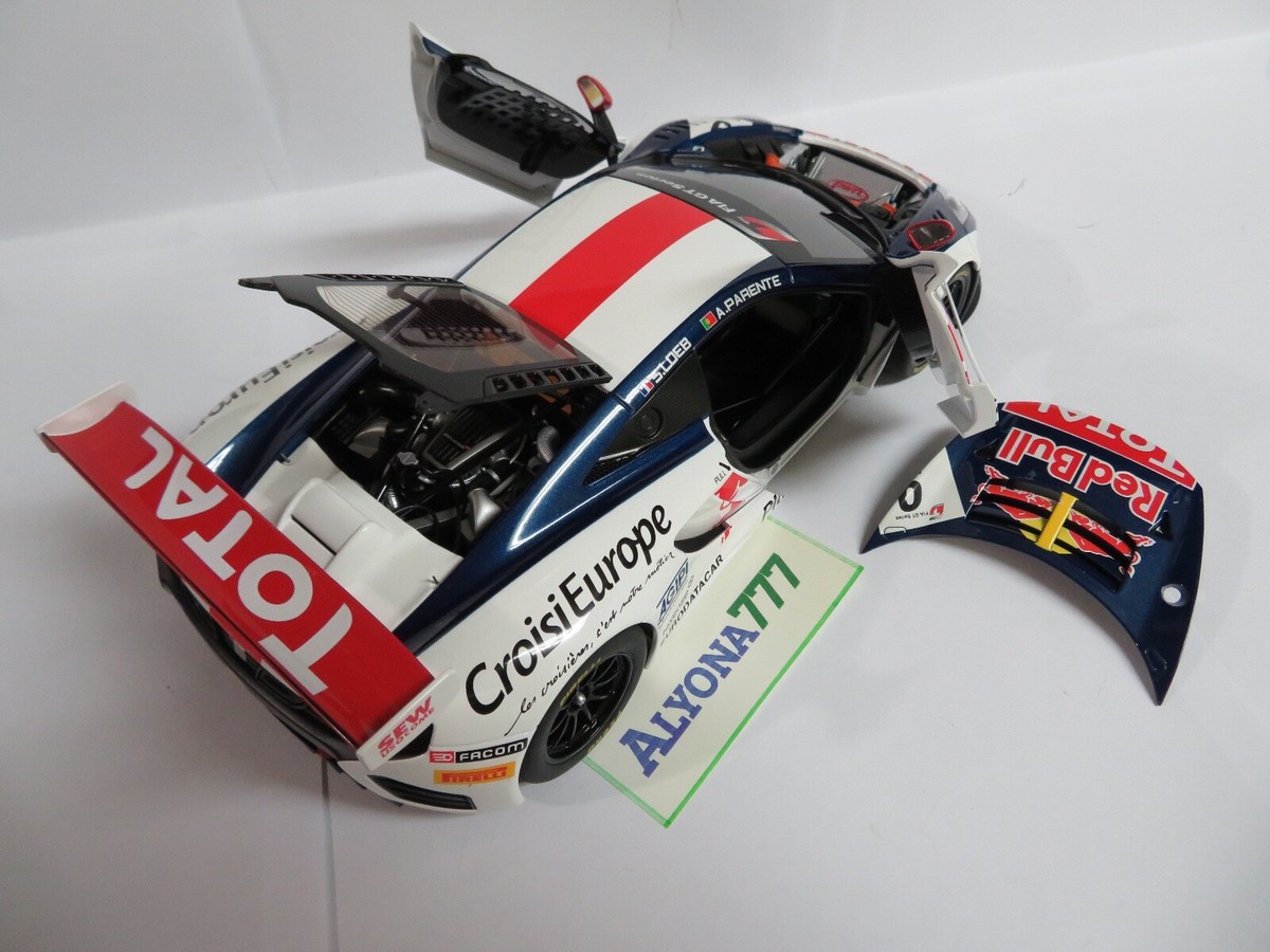 AUTOart Signatiure 1/18 McLaren 12C GT3 S. Loeb #9 Red Bull AUTOart Signatiure 1/18 McLaren 12C GT3 S. Loeb #9 Red Bull