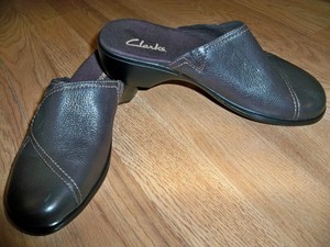 Clarks Brown Leather Perfect Must Have Slides 8m New Comfort Shoes