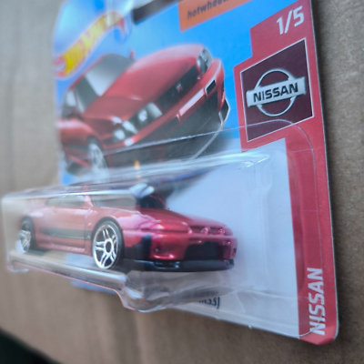 Hot Wheels (FRONT PAINT ERROR) 2019 NISSAN SKYLINE GT-R (BCNR33