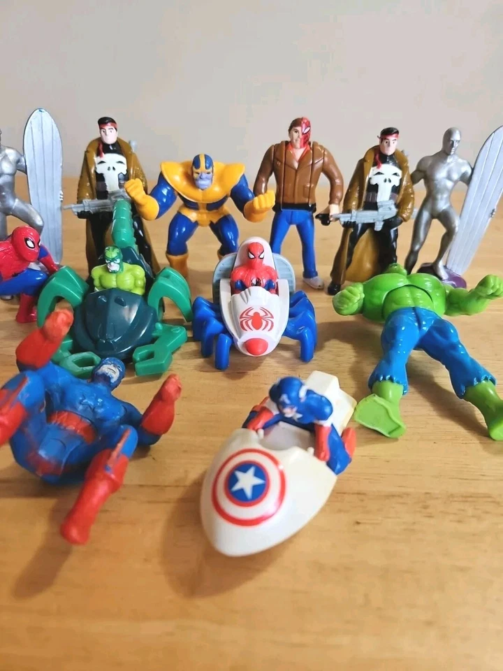 Marvel Comics Punisher, Silver Surfer, Thanos, Spiderman, Hulk y más Lote de 12 Foto 2 de 4