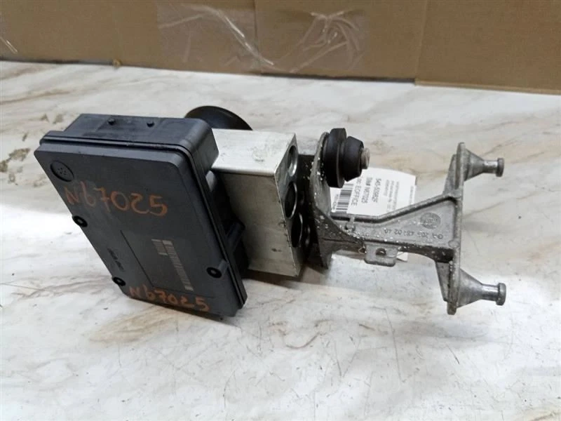 Anti-Lock Brake Part 209 Type Assembly CLK550 Fits 05-09 MERCEDES CLK 142846 - Image 3 of 4