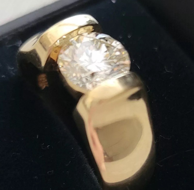 Mens 14KT Gold Solitaire Diamond Ring 1.72 CT Round Brilliant Cut Wedding Band