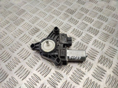 Motore regolatore lunotto posteriore sinistro Mercedes-Benz B W246 W242 2015 A2469063100 - Foto 1 di 6