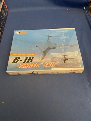 B-1B Lancer  SAC  Sealed Panda Airplane Model Kit Air Power 