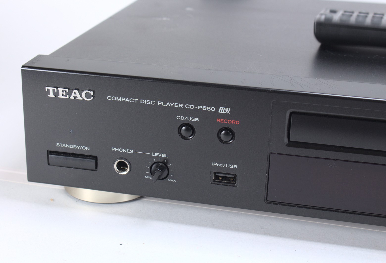 TEAC CD-P650 Compact Disc Player with iPod/USB MP3 w/ Remote