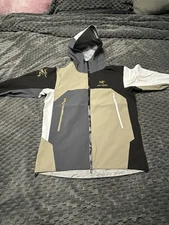 ARC’TERYX × BEAMS GORE TEX BETA JACKET SZ MENS MEDIUM￼