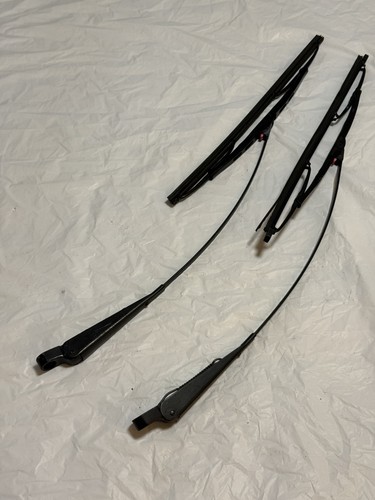 Porsche 911 Bosch Windshield Wiper Arm & Blade - Pair
