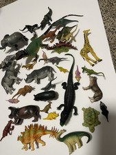 HARD PLASTIC ANIMALS LOT OF 30 MIXED LOT ELEPHANT ALLIGATOR DINOS