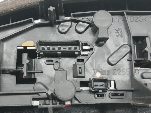 2255G 210456 scheinwerfer hinten links PEUGEOT 406 BREAK S1 S2 1997