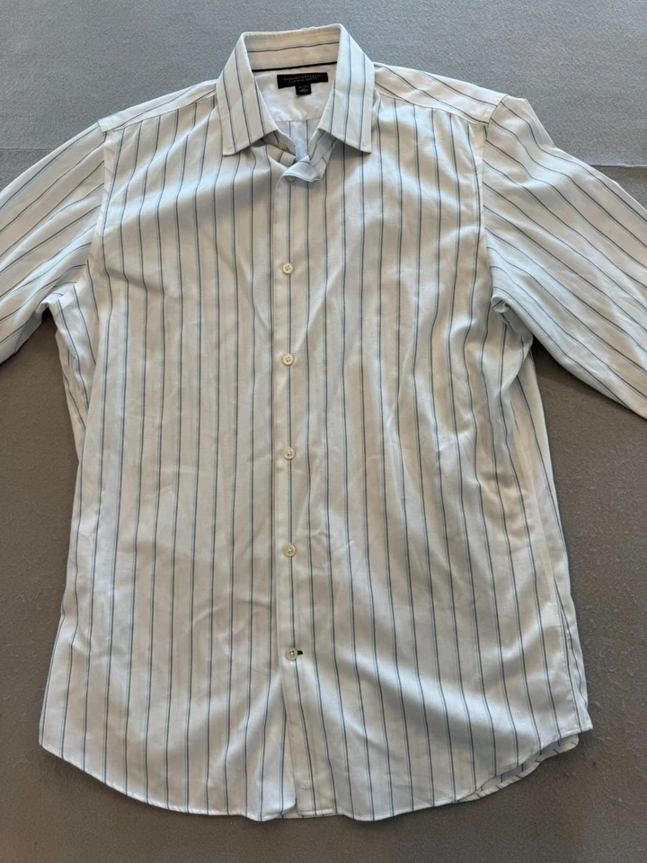 Camisa con botones Banana Republic para hombre mediana sin planchar delgada blanca cuello de 15,5" Foto 3 de 4