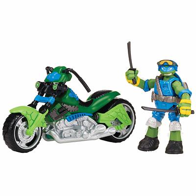 トーレス　2頭 Teenage Mutant Ninja Turtles Mutating Quad Rotor Vehicle
