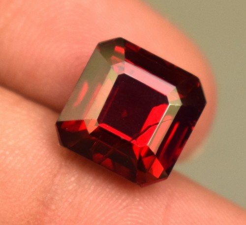 Natural Red Garnet Emerald Cut 11.00 Ct Loose Gemstone From Mozambique Ring Use - Picture 2 of 5