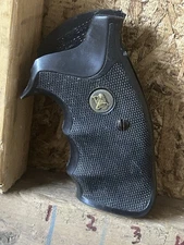 Pachmayr The Gripper Rubber Grips For S&W K Frame Square Butt Revolver