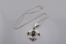 Sterlingsilber 33 mm x 28 mm schwarzer Onyx akzentuierter Schild 925 Anhänger 20" Kette