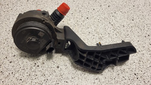 BMW G30 530E IPERFORMANCE, Zusatzkühlmittelpumpe, 64116834923, 6834923