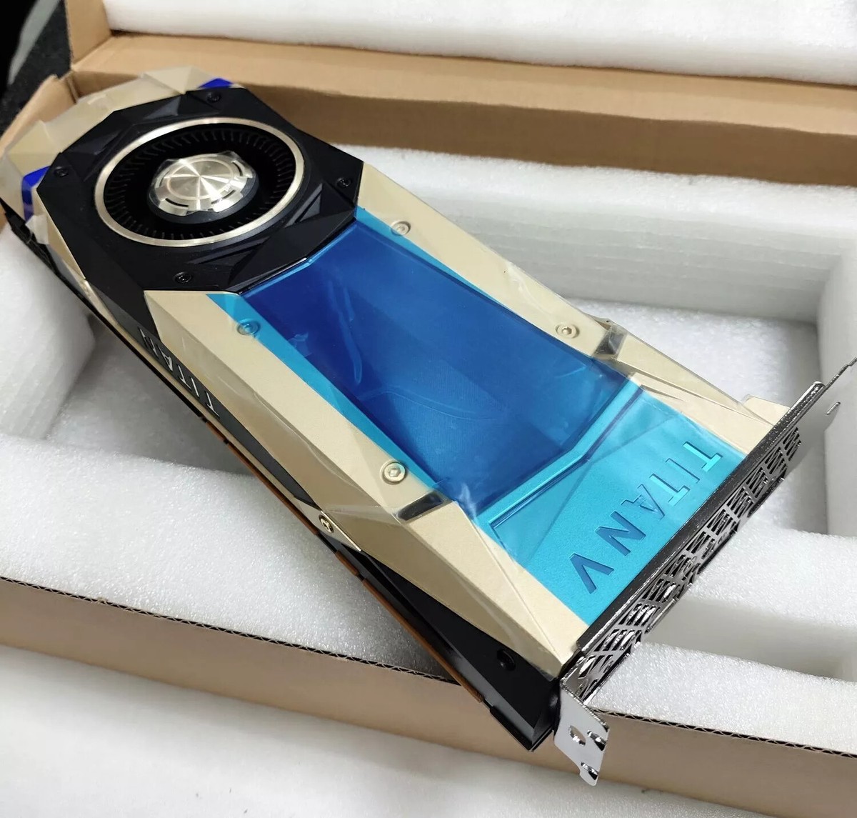 NVIDIA Titan V 12GB 12GB HBM2 GPU Graphic Card 5120 CUDA 900-1G500