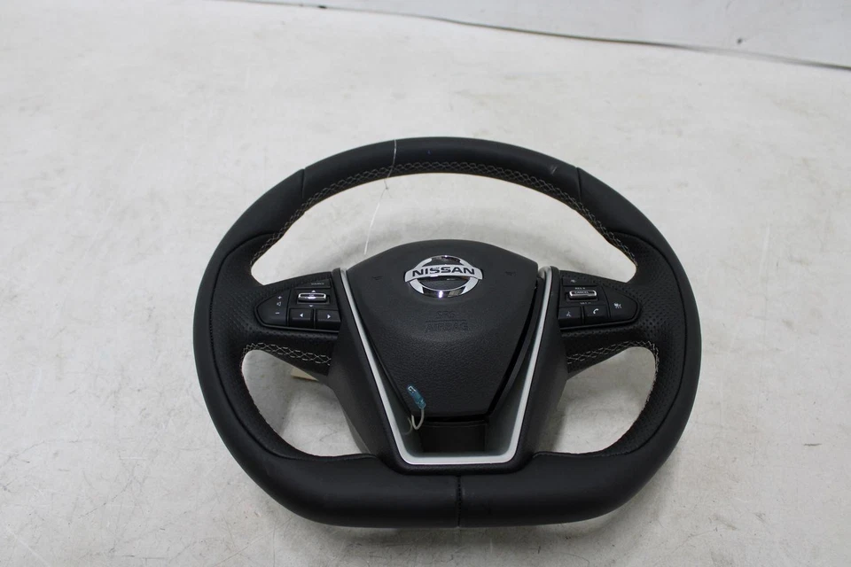Volante NISSAN MAXIMA 24 Foto 2 de 4