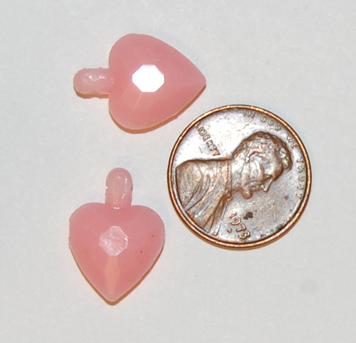 VINTAGE FACETED PLASTIC HEART SHAPED BEADS PENDANTS • RED or PINK • 13mm - Picture 2 of 6