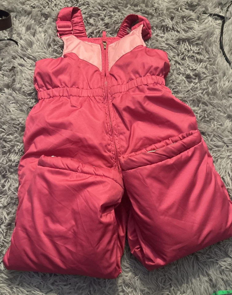 Calça Suspensória Ajustável ZeroXposur Girl’s Snowsuit Rosa Tamanho 4T ⛄️ - Imagem 3 de 4