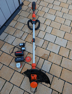 BLACK DECKER 36V Akku Rasentrimmer BCSTAS36B inkl. Akku(s) & Ladegerät