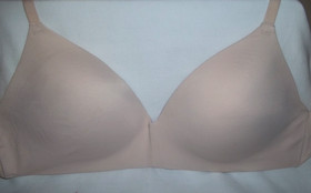 VICTORIA'S SECRET PINK Wear Everywhere Wireless Push-Up  Bra  size 36 D