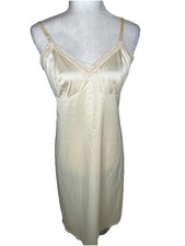 Vintage Vanity Fair Nightgown Size 36 L . Beige