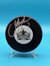 Jack Johnson/la Kings Signed Hockey Puck ￼