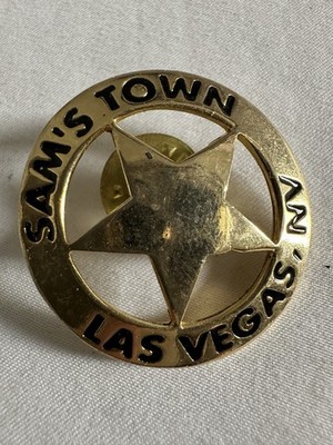 Sam's Town Gold Tone Casino Star Lapel Pin Las Vegas Nevada Gambling Metal G1