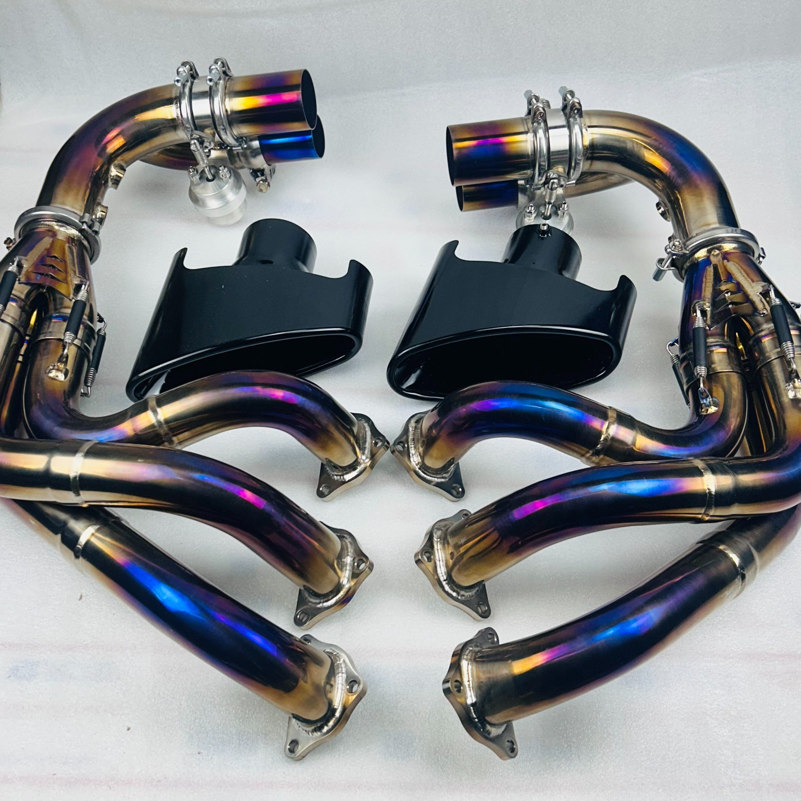 Porsche 911 GT3 Engine pipe