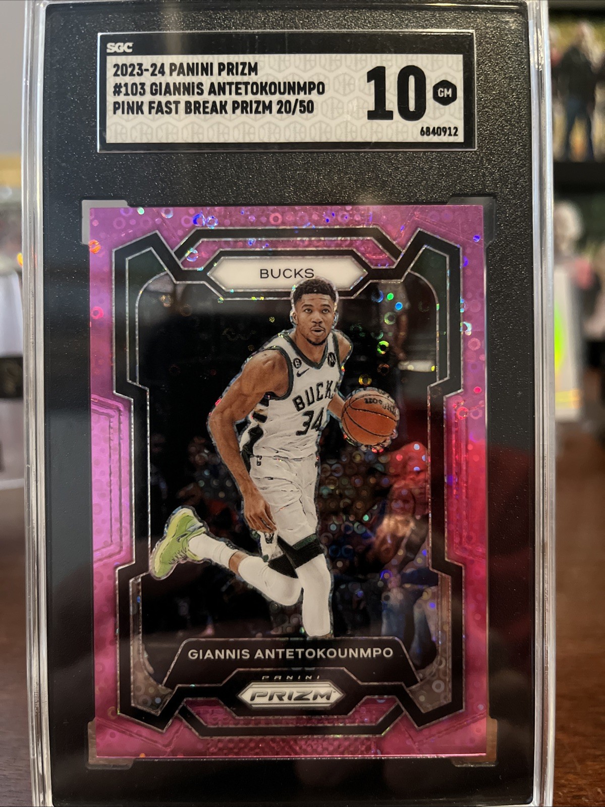 2023-24 Panini Prizm - Giannis Antetokounmpo #103 Pink Fast Break Prizm /50