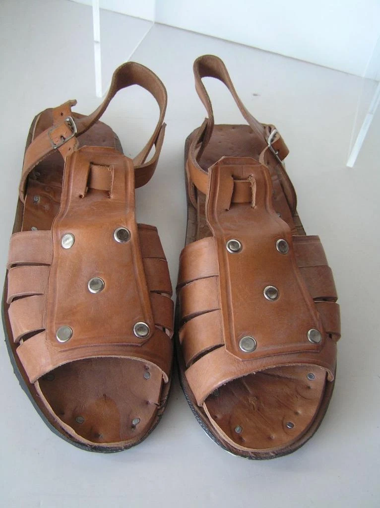 Men s 70 s Hand crafted Tire Tread Sandals size 13 Beautiful condition