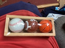 COLLECTIBLE GOLF BALLS BASEBALL,BASKETBALL,FOOTBALL HTC GOLF WORLD WOODEN CRATE