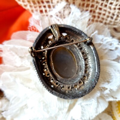 Broche Camée Bleu Ancien - Monture Métal Noirci 45x36 Mm - Occasion - Bijou Vintage Résine