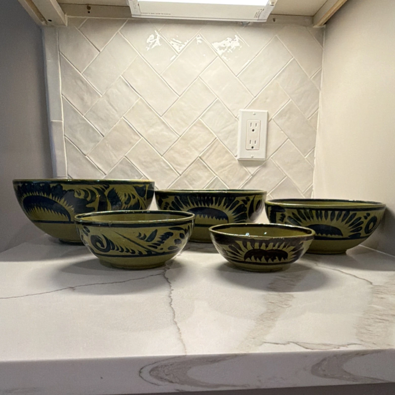 Set of 5 Green and Blue Ceramic Mixing Bowls, 11 in All-Over Pattern
Opens in a new window or tab
